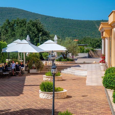 Guest Accommodation Atrium Gulin Lozovac Ngoại thất bức ảnh