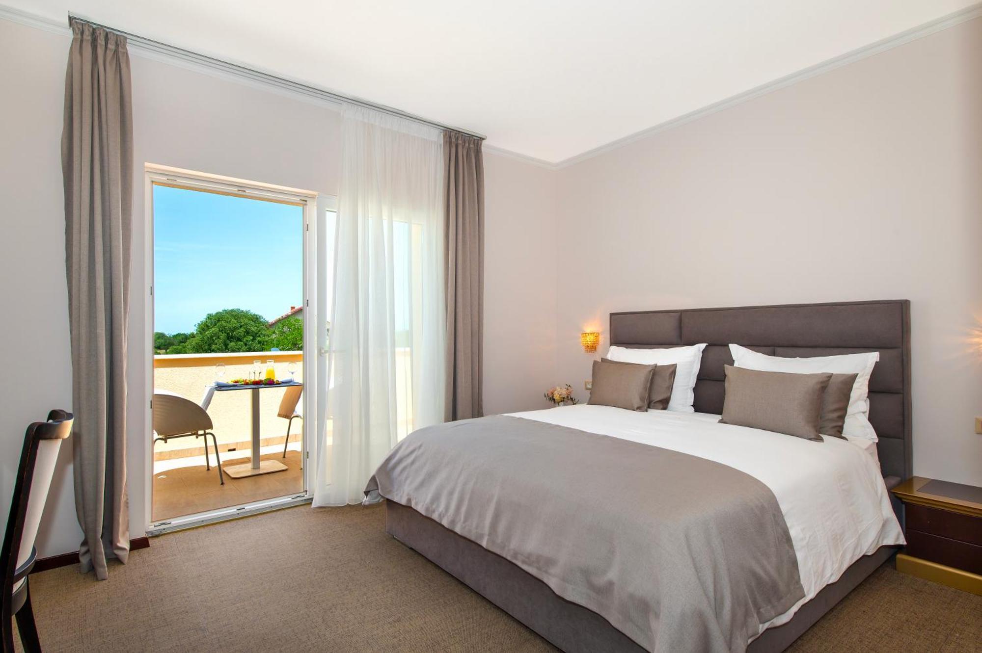 Guest Accommodation Atrium Gulin Lozovac Ngoại thất bức ảnh