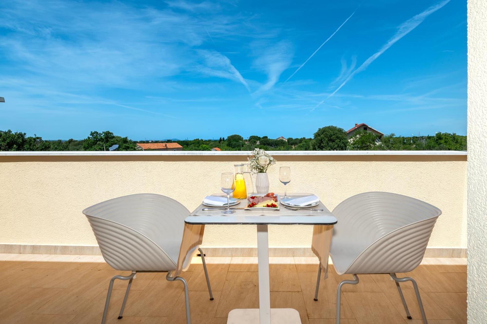 Guest Accommodation Atrium Gulin Lozovac Ngoại thất bức ảnh