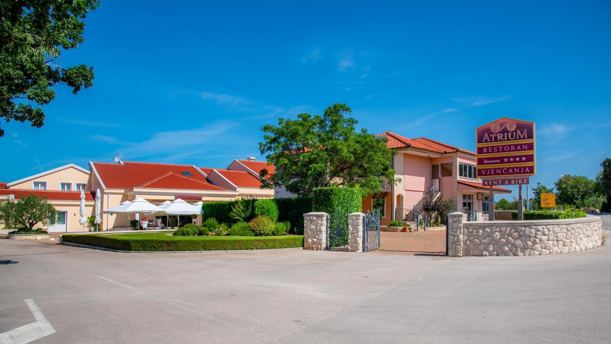 Guest Accommodation Atrium Gulin Lozovac Ngoại thất bức ảnh