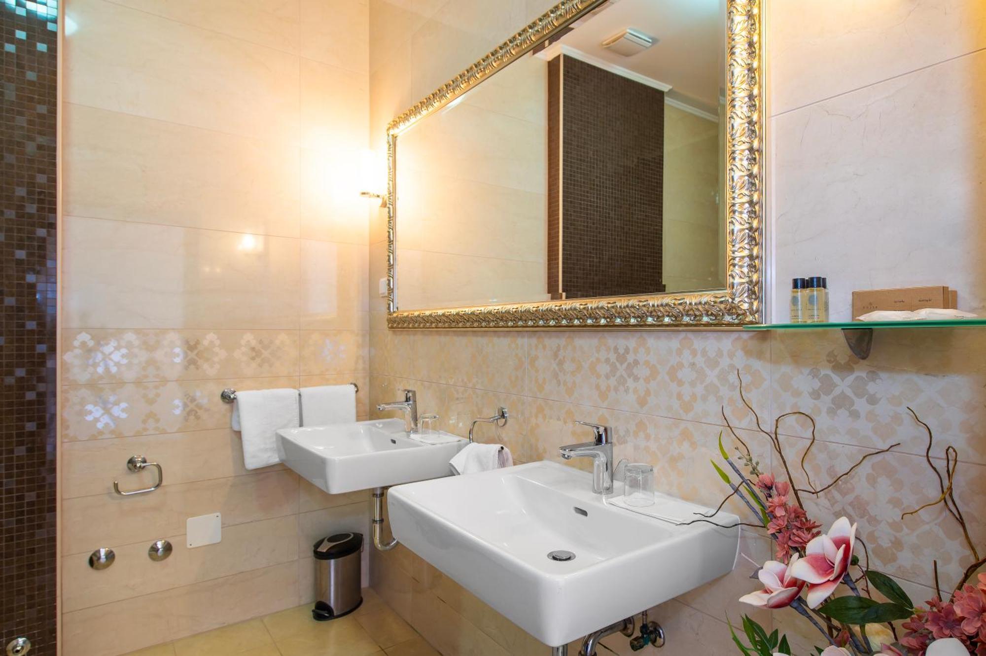 Guest Accommodation Atrium Gulin Lozovac Ngoại thất bức ảnh